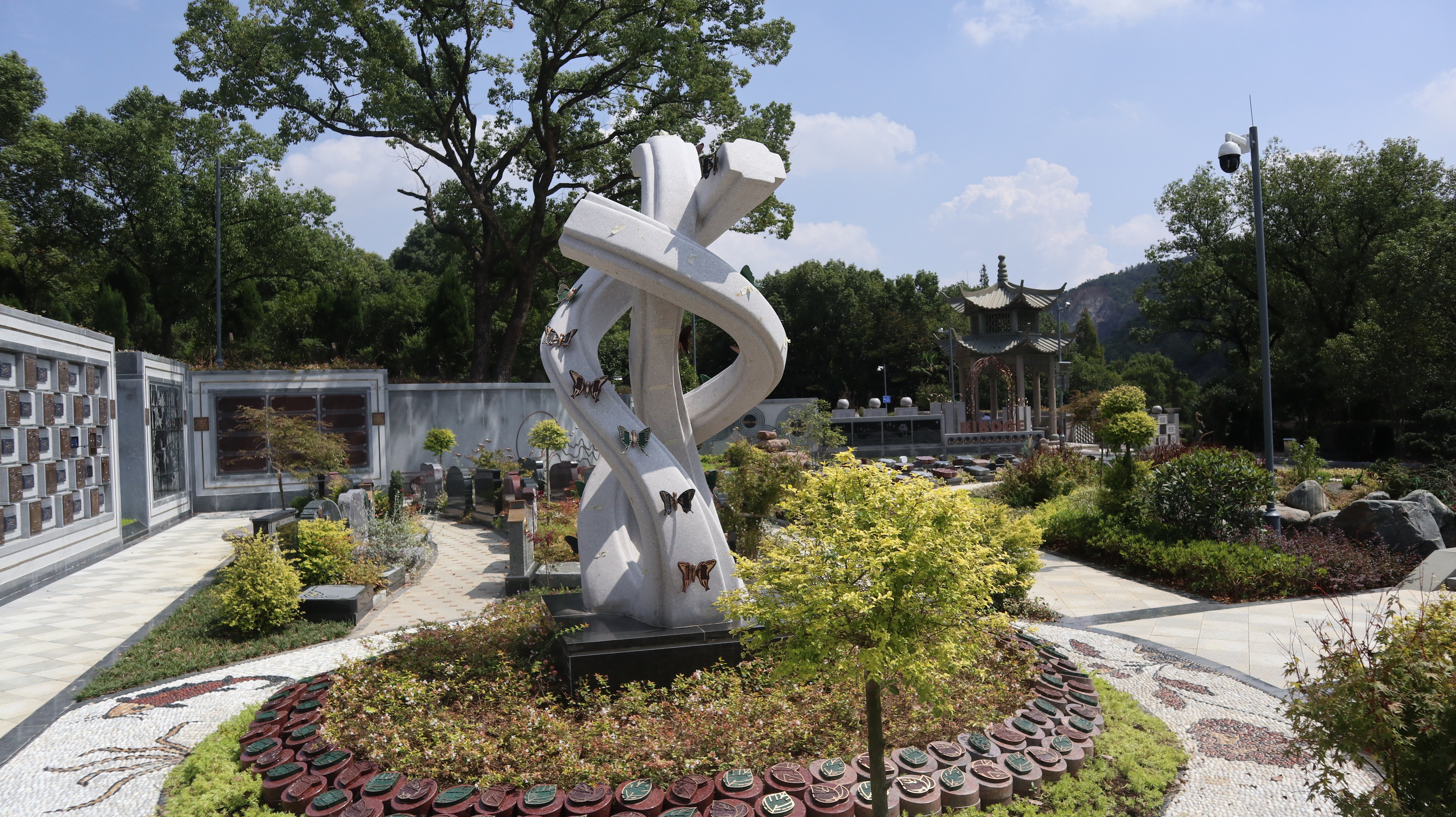 云顶集团以”微刷新”引领老旧墓园走向绿色生态未来