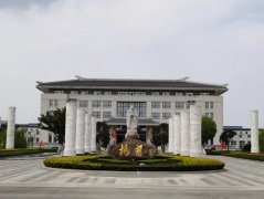 国庆中秋双节同庆，云顶集团集团红旗飘扬！